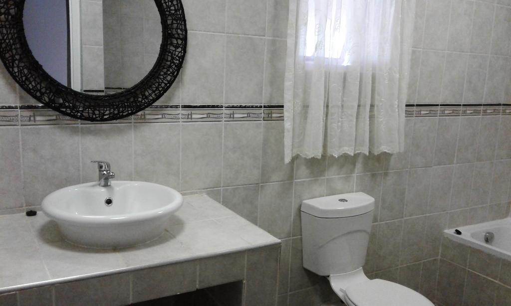 Rostalyn Guesthouse Umhlanga Rocks Eksteriør bilde